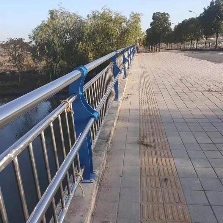 河道護欄