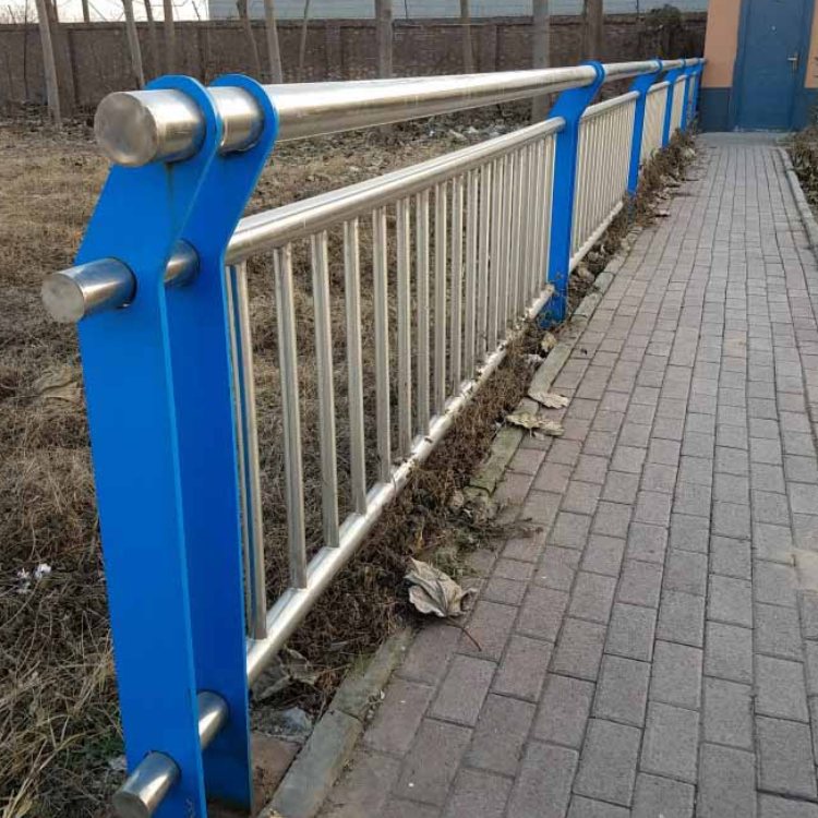 不鏽鋼複合管護（hù）欄