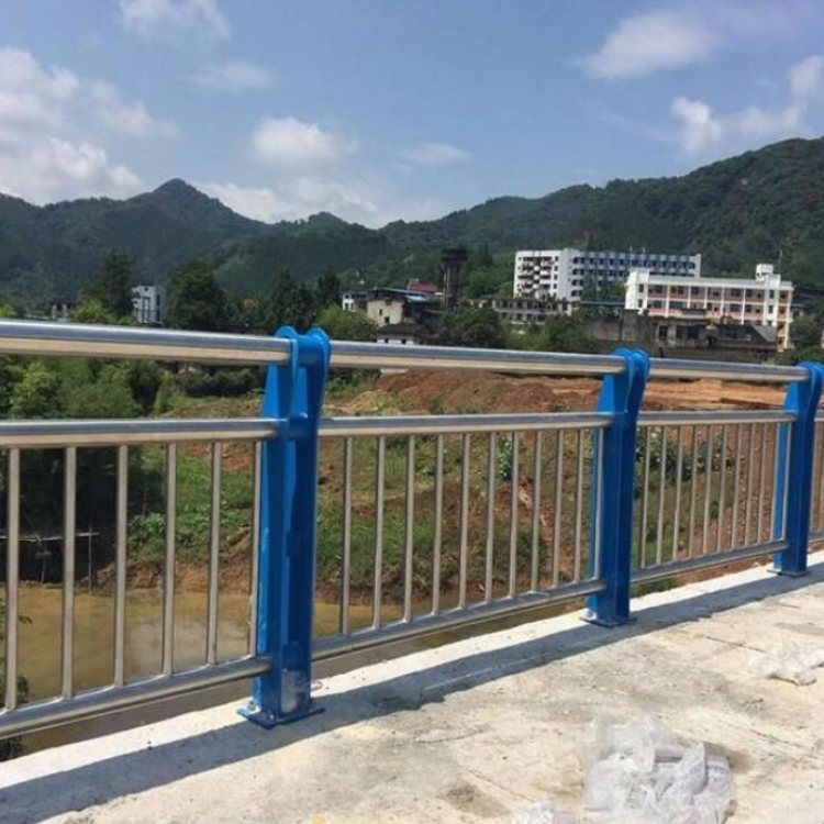 不鏽鋼護欄（lán）耐腐蝕性降低（dī）怎麽辦？