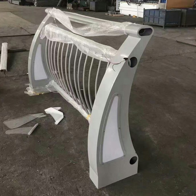 鋁（lǚ）合金護欄